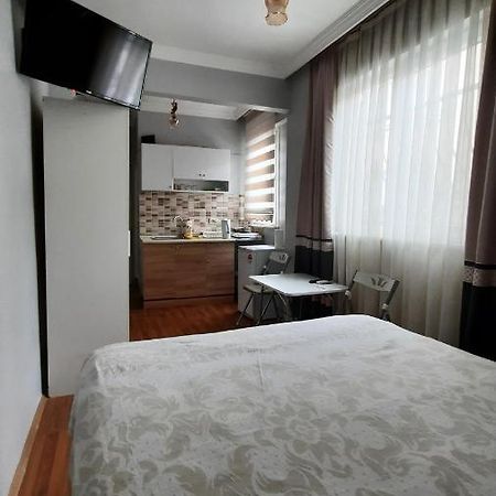 Ararat Studio Istanbul Luaran gambar